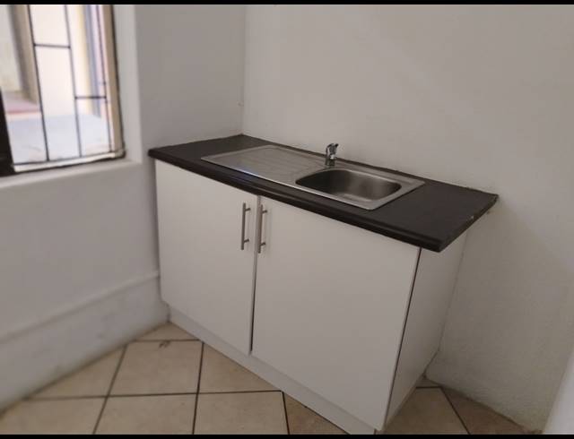 65M² OFFICE TO LET IN SONHEUWEL